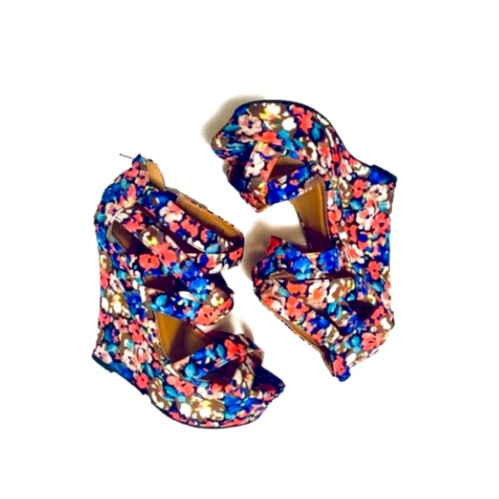 Summer Wedges *EUC*